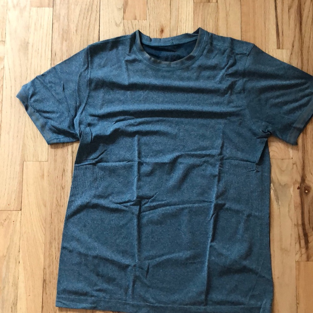 Lululemon metal vent tech